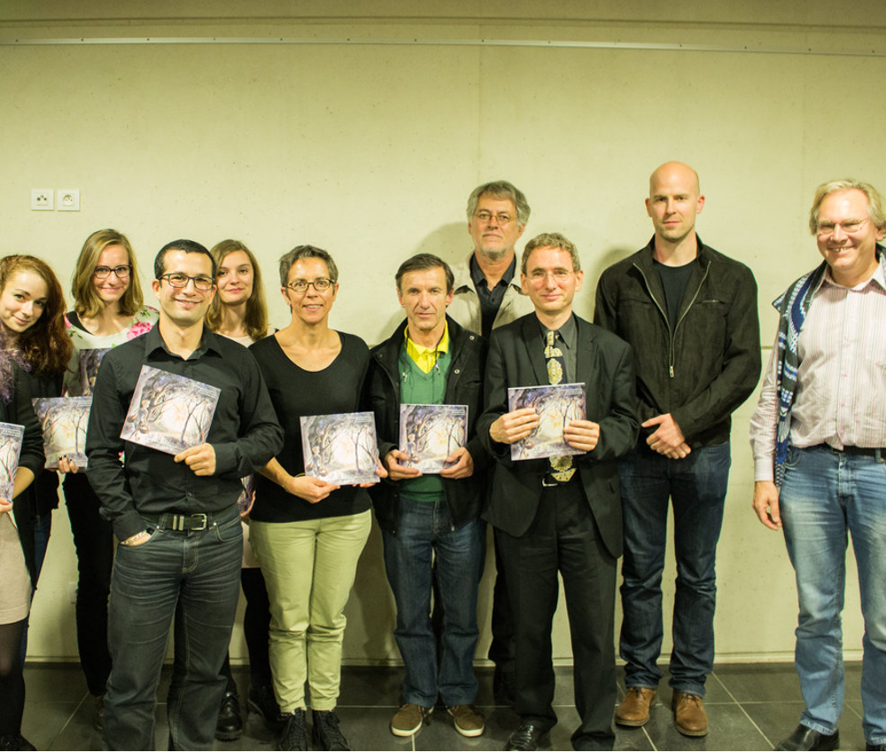 Group picture during the press release of Sur La Route du Boson