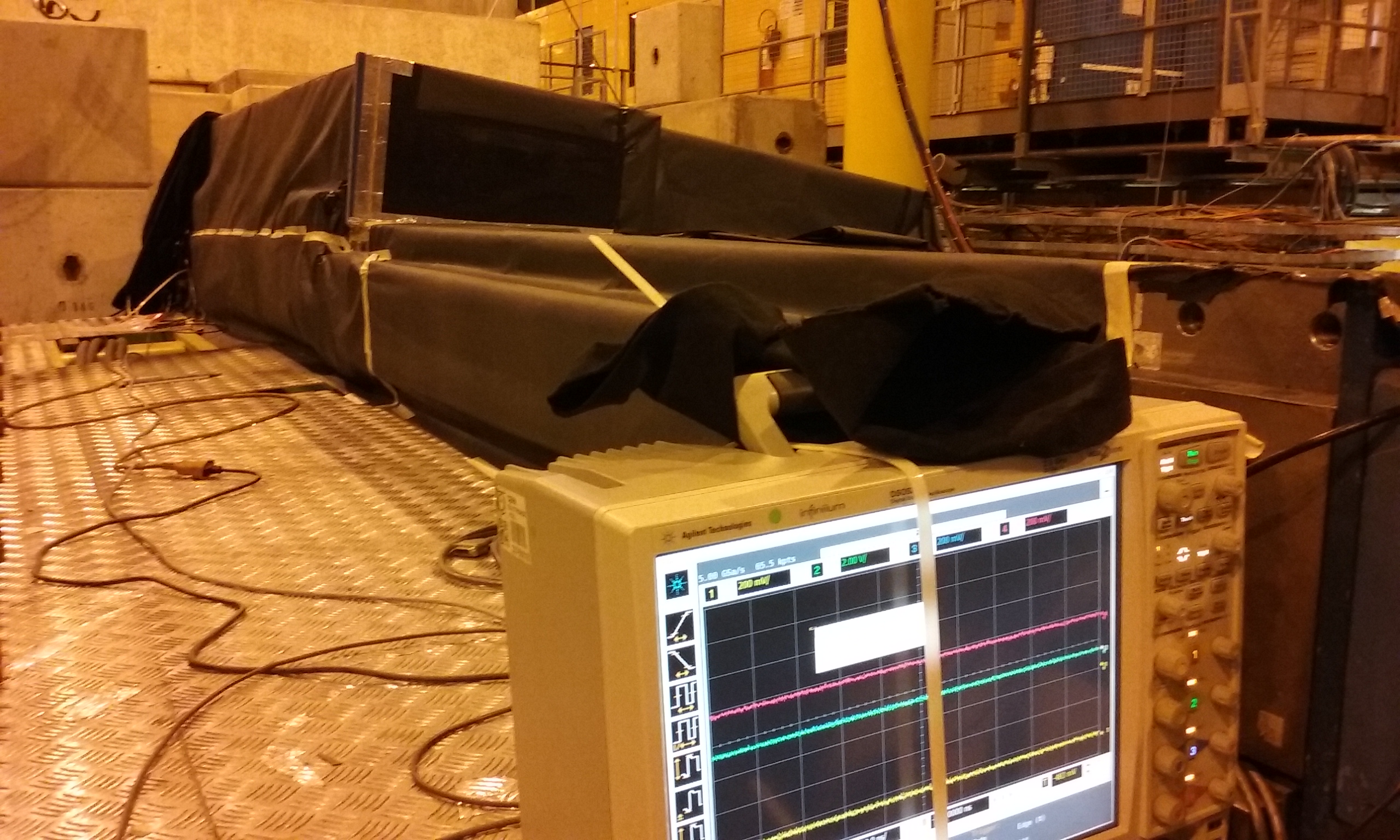 Scope allowing to directly measure signal from the electronics